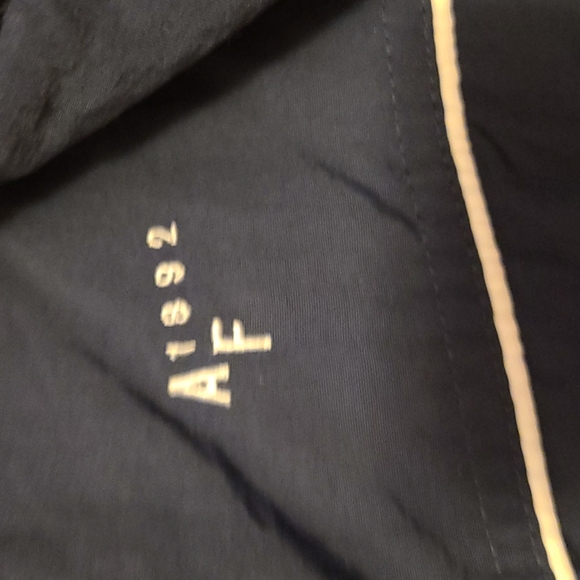 Abercrombie & Fitch Navy and light blue ski coat, size medium - Picture 4 of 4